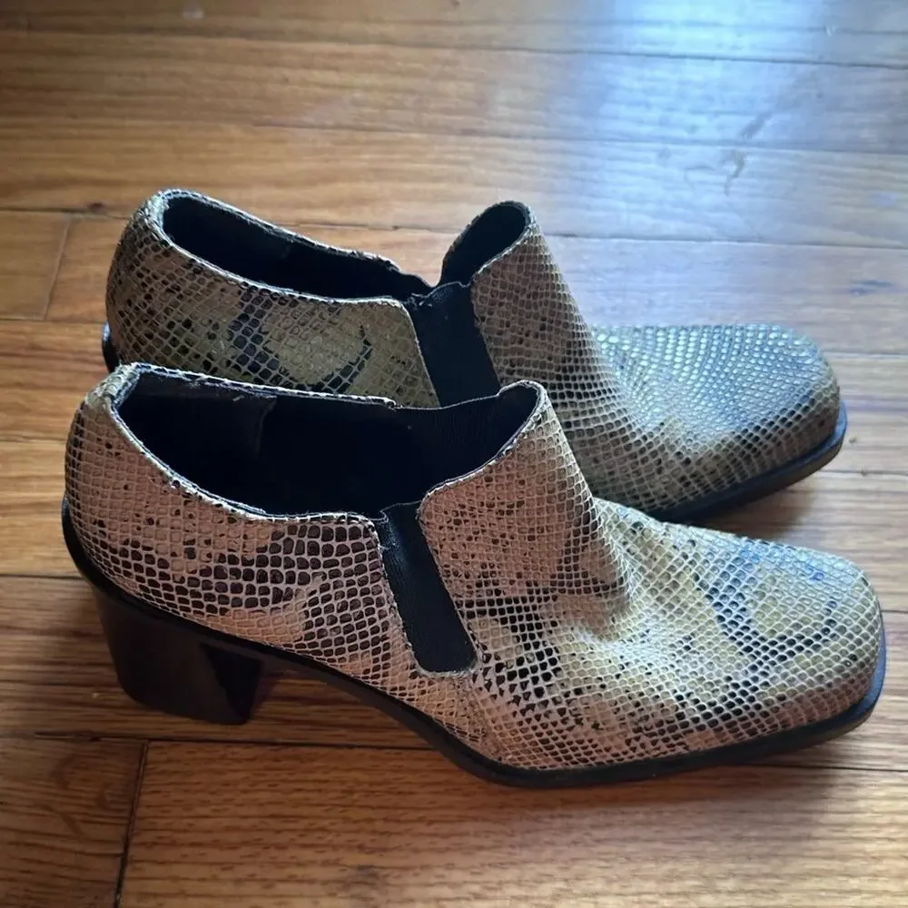 Trendy MIA Snakeskin Leather Ankle Booties – Chic Western Style 6.5M